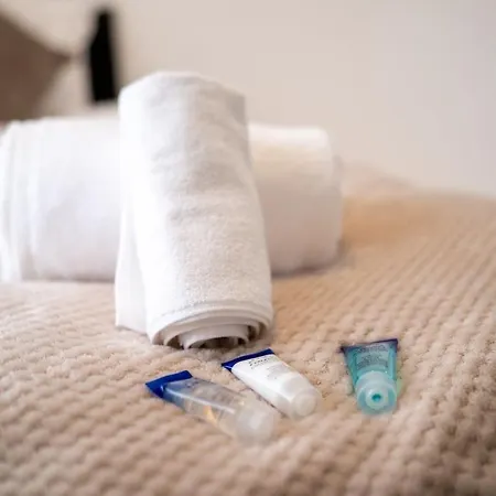 Stylish 4 Bed Henbury With Free Parking Bristol