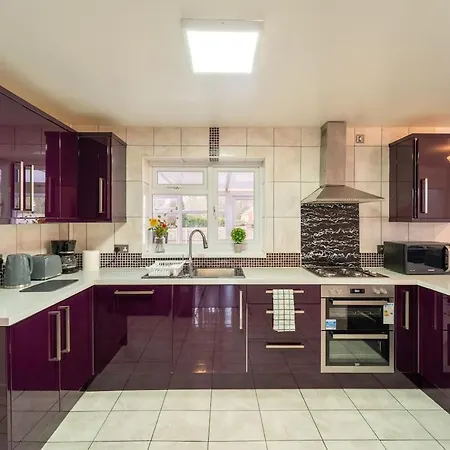 Stylish 4 Bed Henbury With Free Parking Tatil Evi Bristol