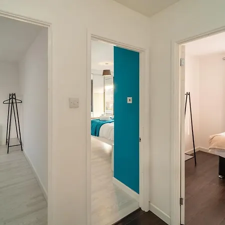 Stylish 4 Bed Henbury With Free Parking Bristol