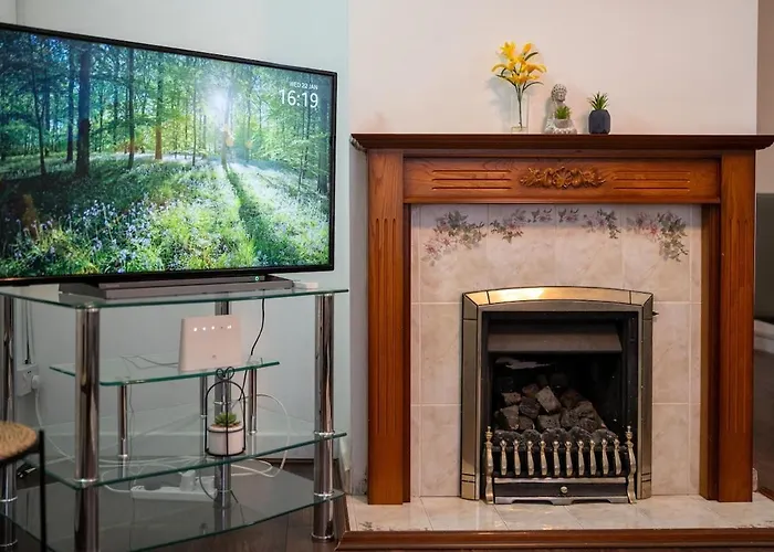 Stylish 4 Bed Henbury With Free Parking Dom wakacyjny