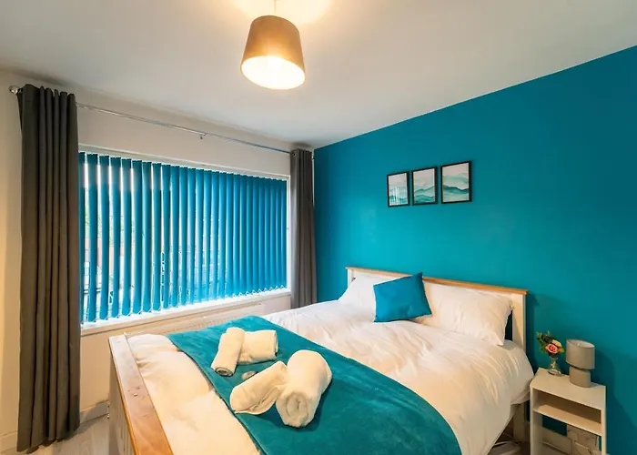 Holiday home Stylish 4 Bed Henbury With Free Parking *