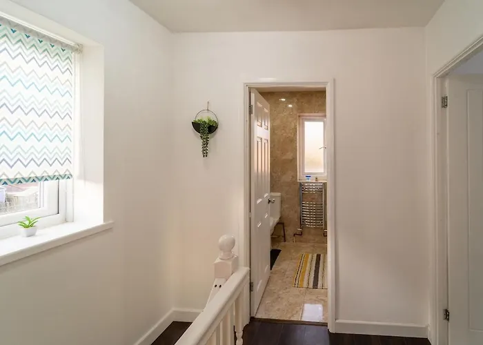 Dom wakacyjny Stylish 4 Bed Henbury With Free Parking Bristol