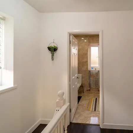 Nyaraló Stylish 4 Bed Henbury With Free Parking Bristol