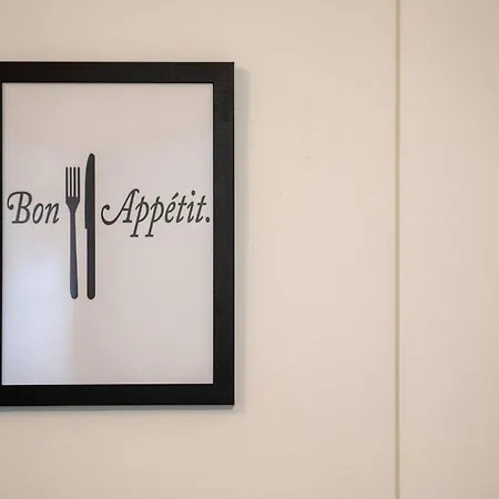 Nyaraló Stylish 4 Bed Henbury With Free Parking *