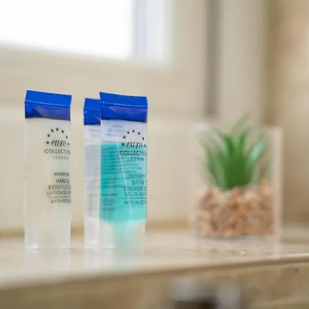 Stylish 4 Bed Henbury With Free Parking Nyaraló