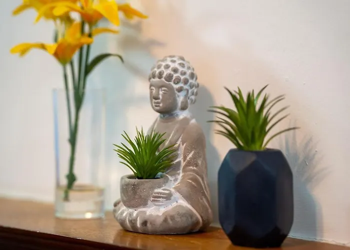 Stylish 4 Bed Henbury With Free Parking بيت للعطل *