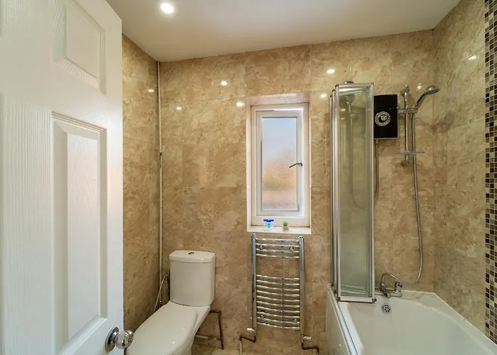 Prázdninový dům Stylish 4 Bed Henbury With Free Parking Bristol